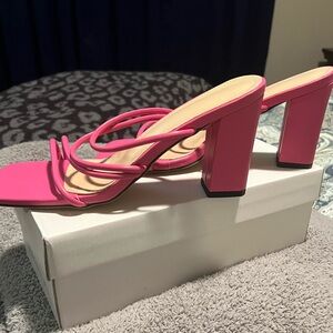 NIB SHEIN Multi Strap Chunky Heeled Mules Size 8 Hot Pink
